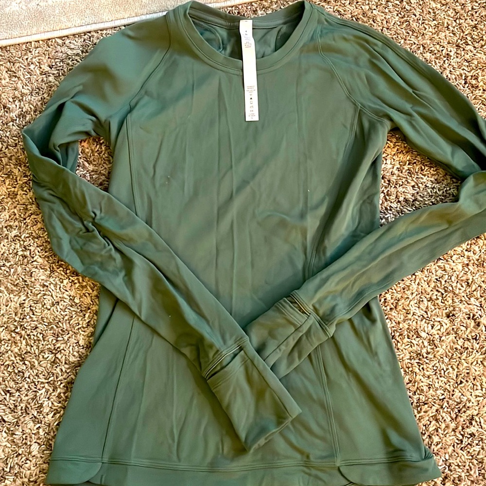 LuLulemon dark green size 4 long sleeve